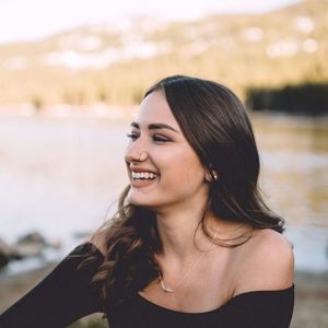 Meet your Posher, Julia